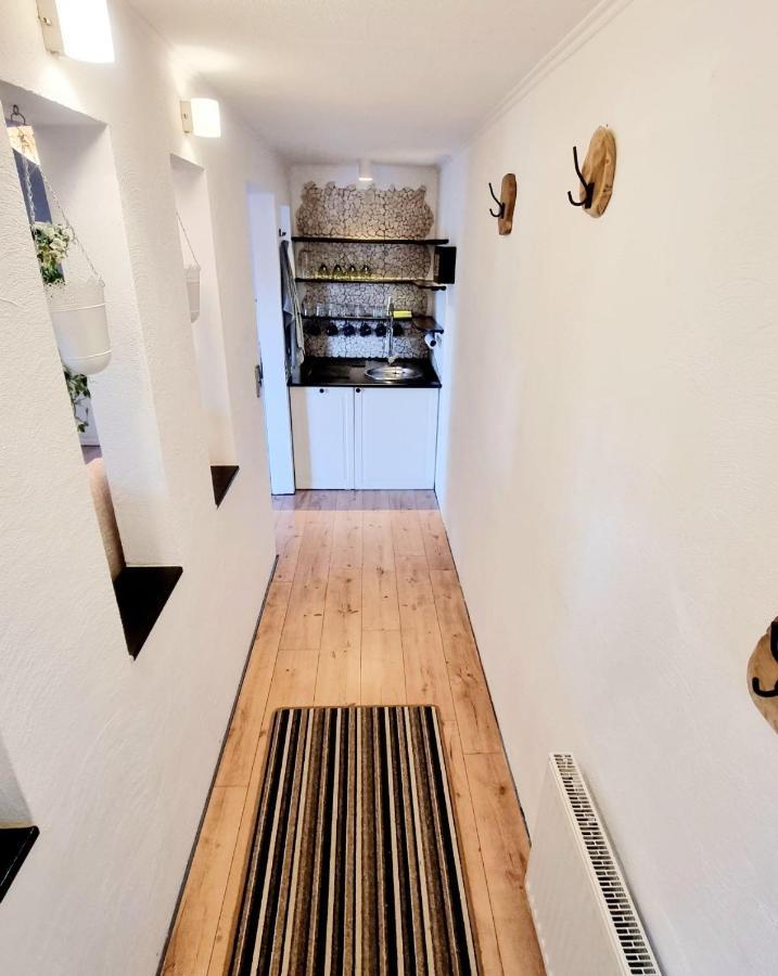 Ruheoase Am Waldrand - Auf 90Qm Sind Nicht Nur Die Eltern Und Bis Zu 5 Kinder Willkommen, Auch Hunde Und Katzen Sind Willkommen Laichingen Extérieur photo