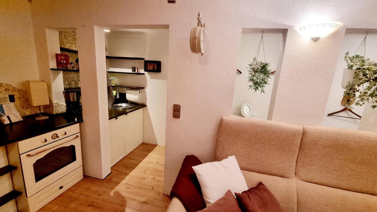 Ruheoase Am Waldrand - Auf 90Qm Sind Nicht Nur Die Eltern Und Bis Zu 5 Kinder Willkommen, Auch Hunde Und Katzen Sind Willkommen Laichingen Extérieur photo